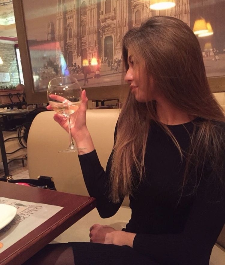 Путана Фантазия Брюнетка c 2 размером груди у метро Купчино Санкт-Петербург Фото - 3